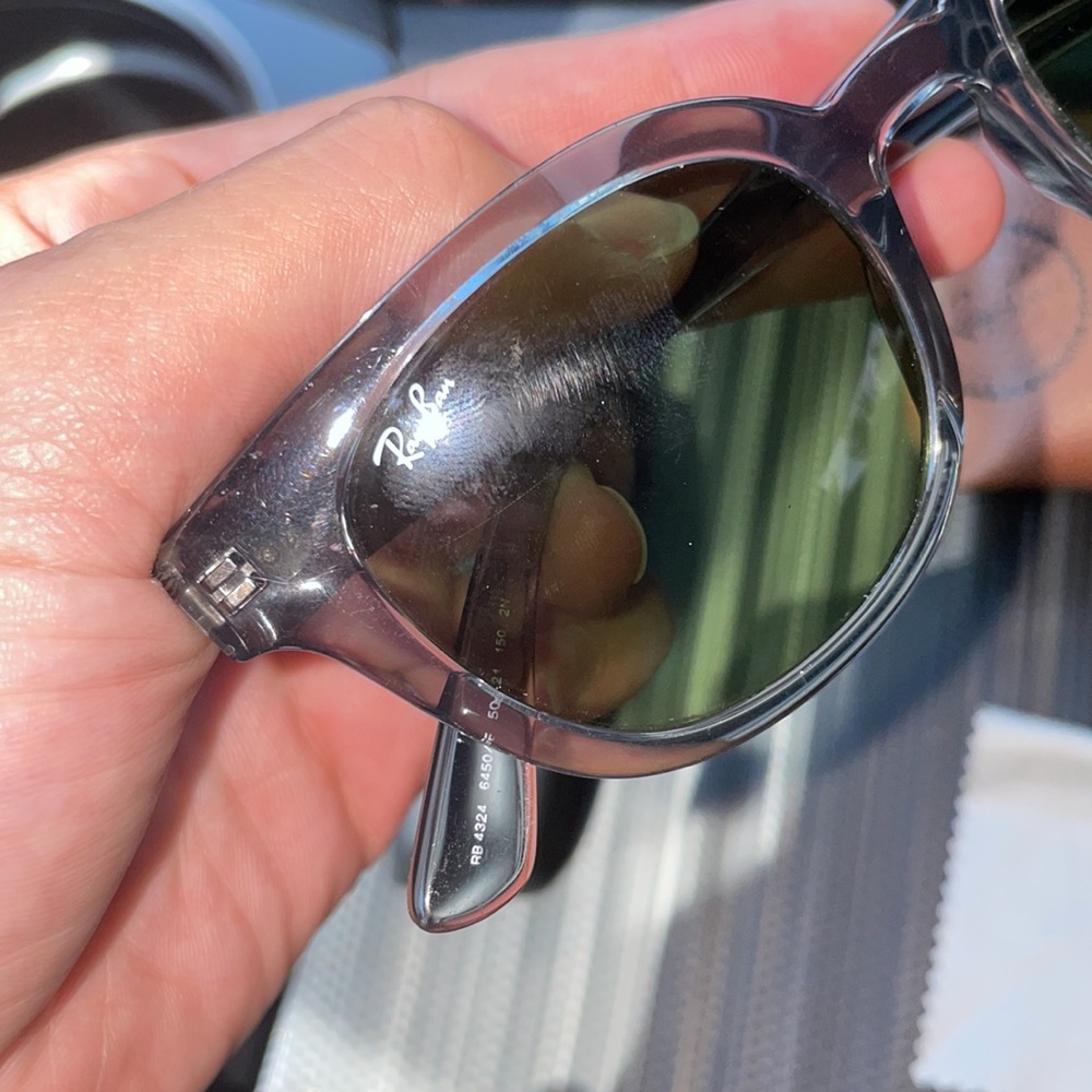 Ray-Bans - Picture 5 of 9